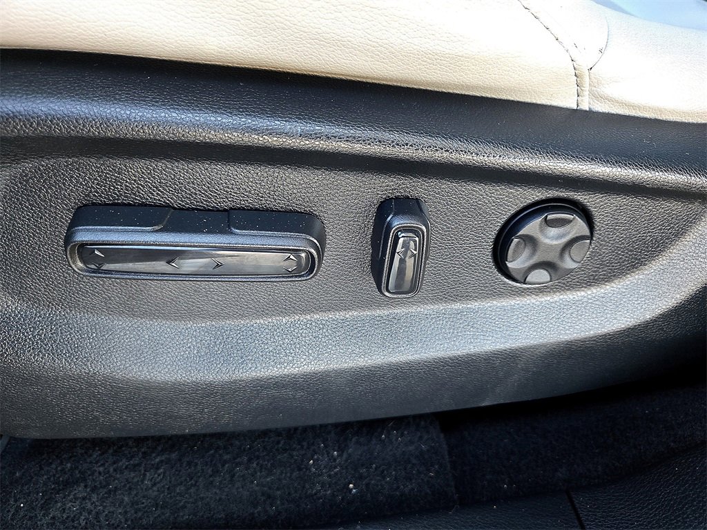 Used 2017 Honda CR-V Touring image 27