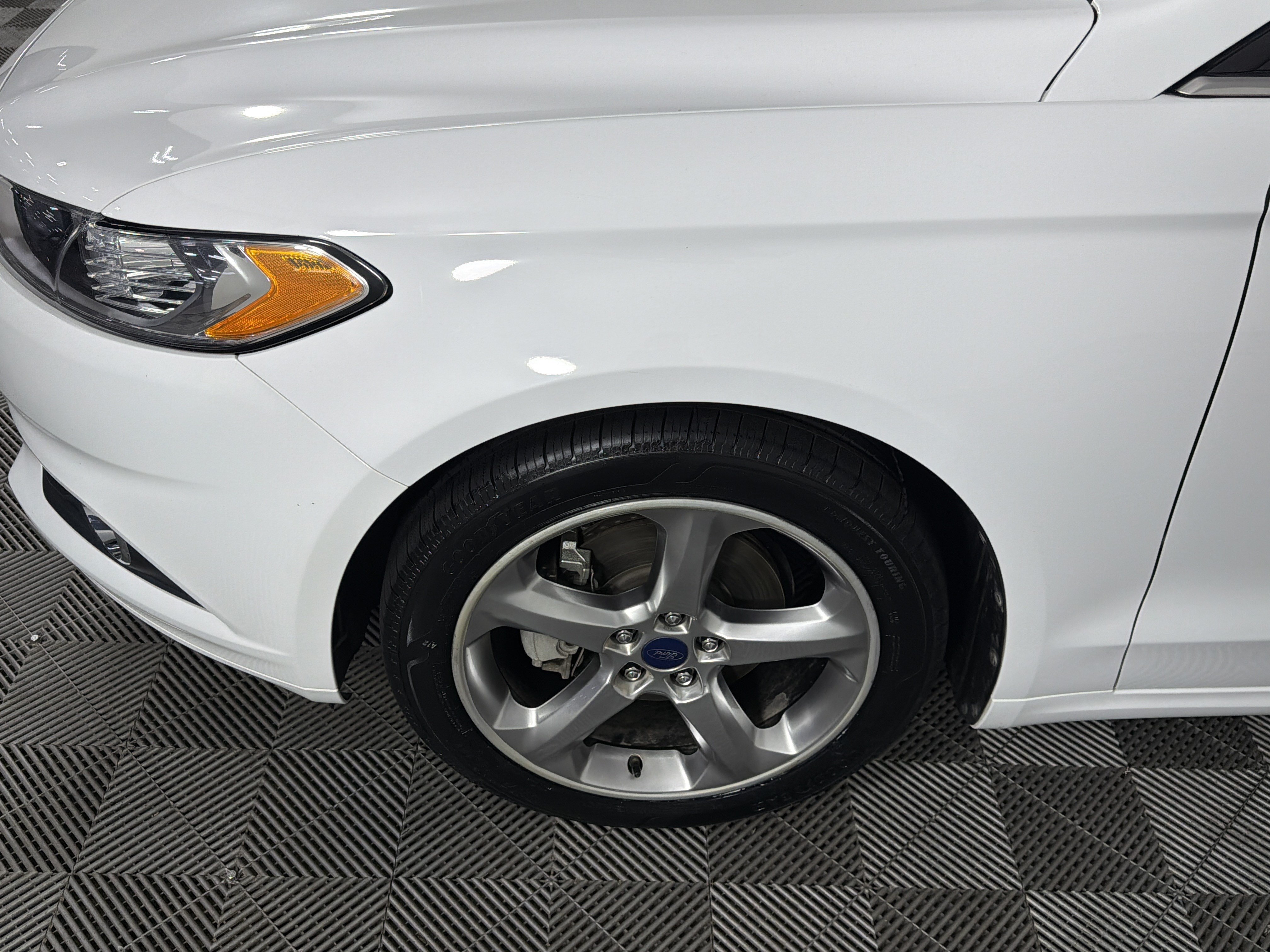 Used 2013 Ford Fusion SE FWD image 9