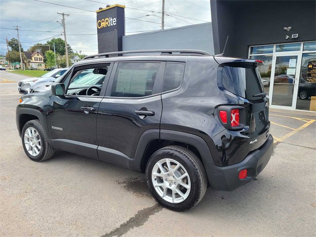 Used 2023 Jeep Renegade Latitude w/ Premium Group image 9