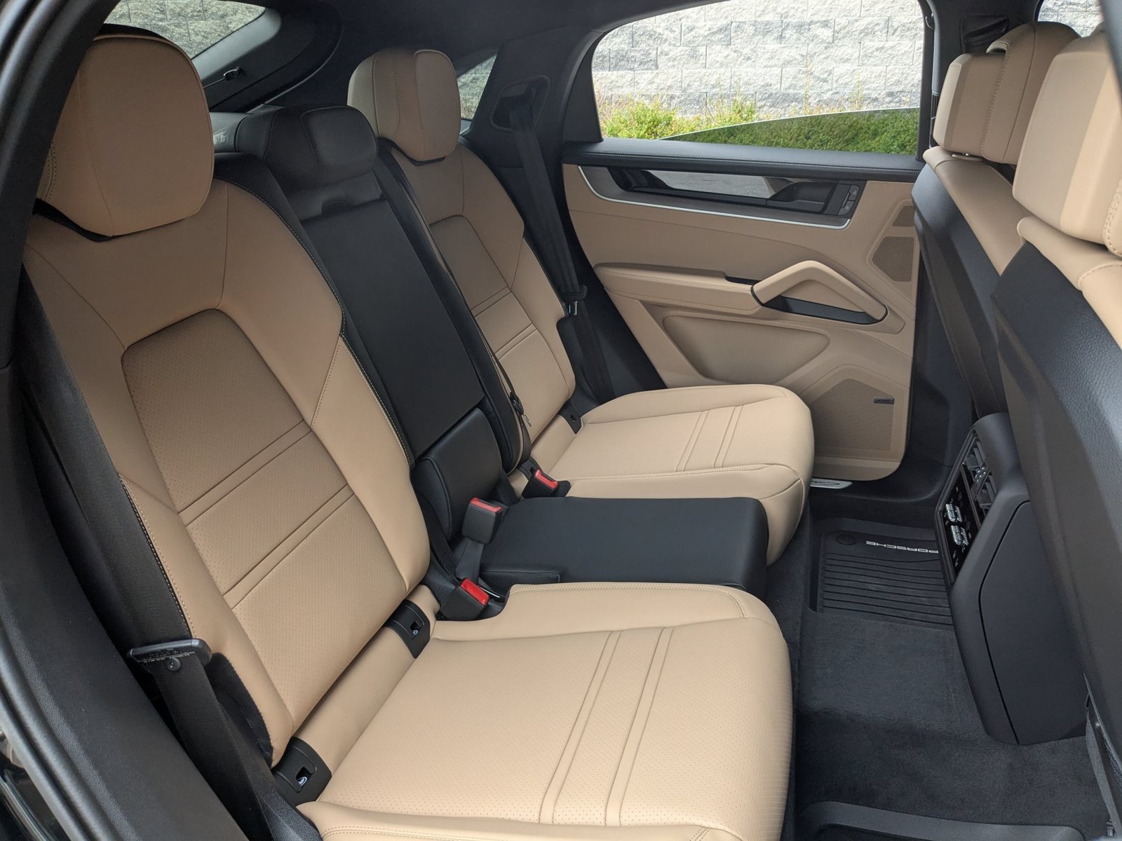 New 2026 Porsche Cayenne Coupe AWD/4WD image 25