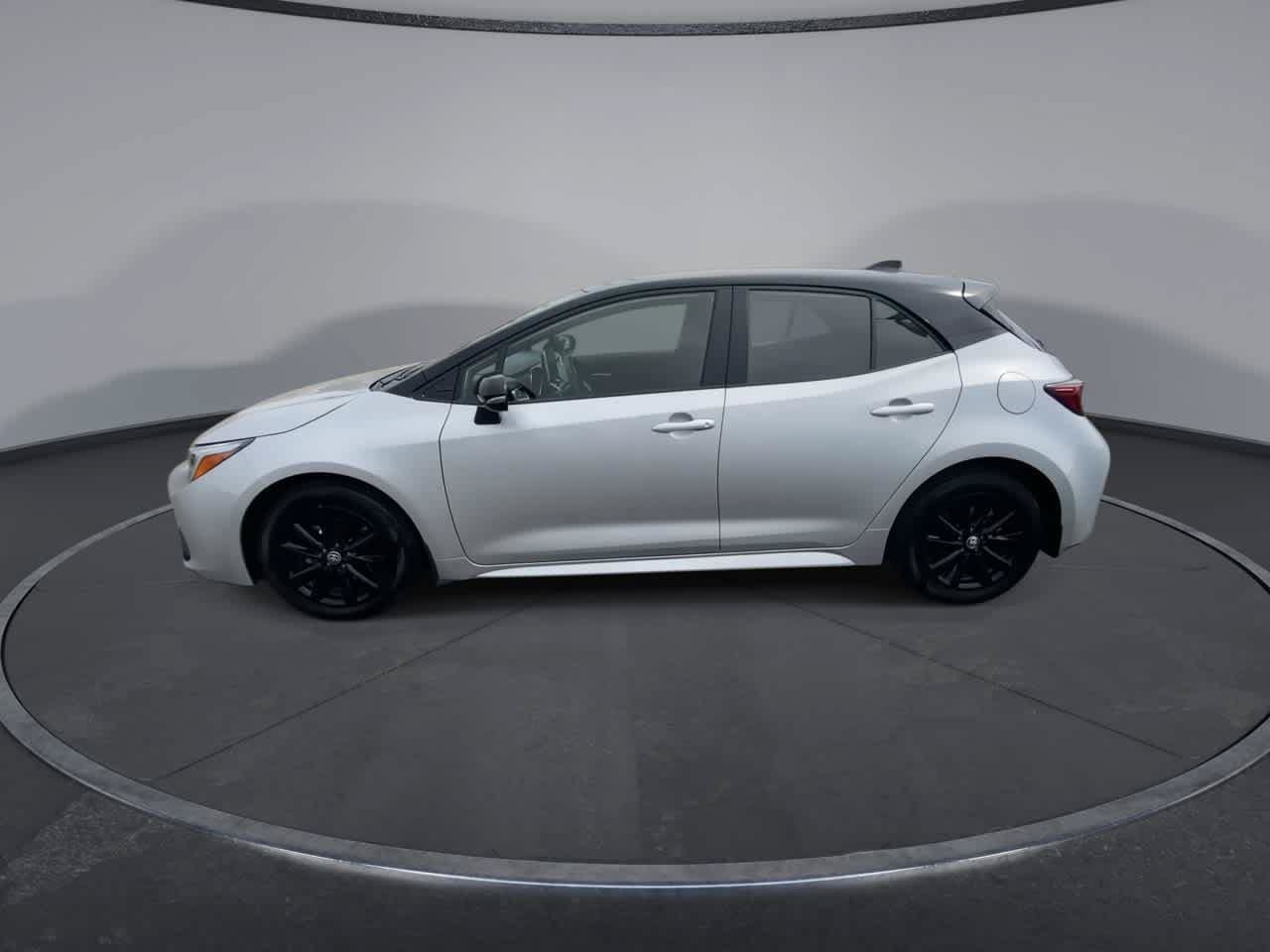 Certified 2025 Toyota Corolla SE w/ SE Package FWD image 5