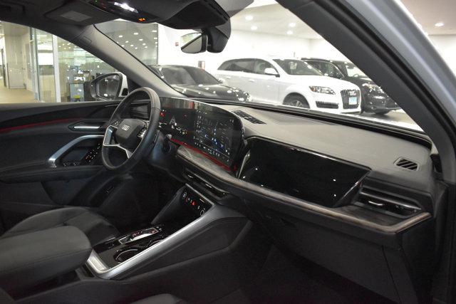 Used 2025 Audi Q5 Premium w/ Convenience Package AWD/4WD image 26