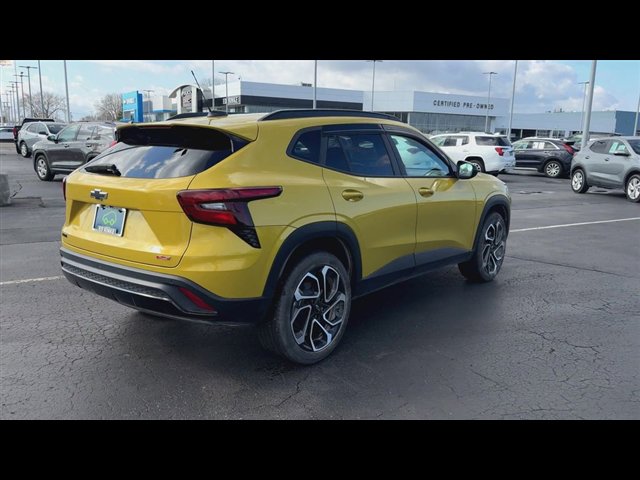 Certified 2025 Chevrolet Trax RS w/ Sunroof Package image 8