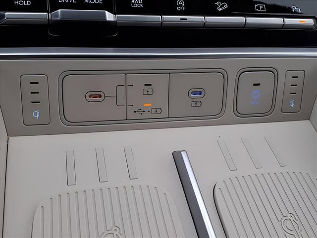 Used 2025 Hyundai Santa Fe Calligraphy image 19