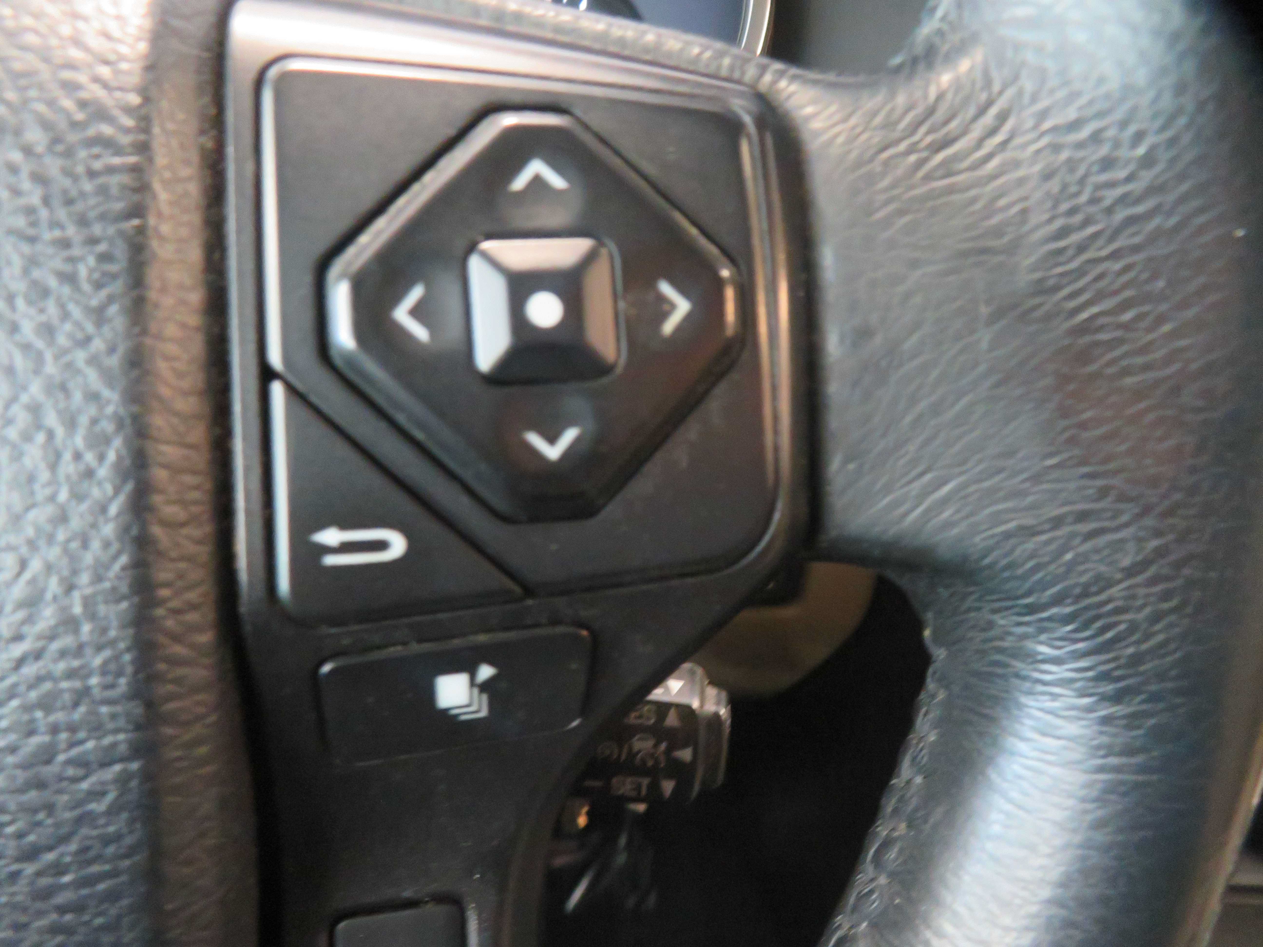 Used 2018 Toyota Sequoia Limited w/ Safety & Convenience Package AWD/4WD image 39