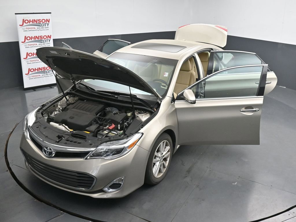 Used 2015 Toyota Avalon XLE Premium w/ Preferred Accessory Package image 26