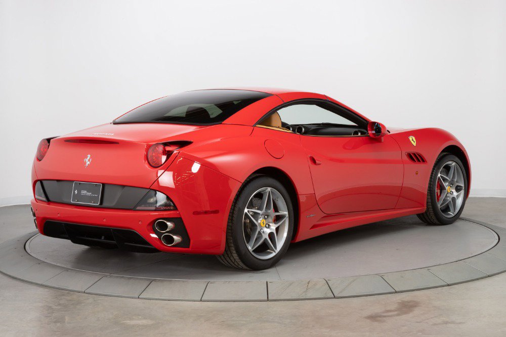 Used 2011 Ferrari California image 15
