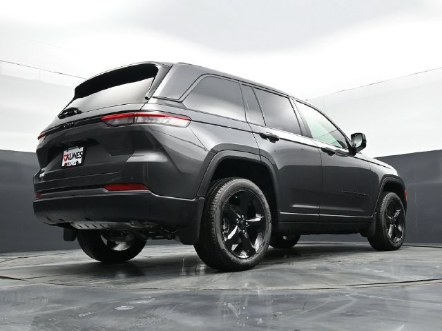 New 2026 Jeep Grand Cherokee Limited w/ Limited Altitude Package AWD/4WD image 59
