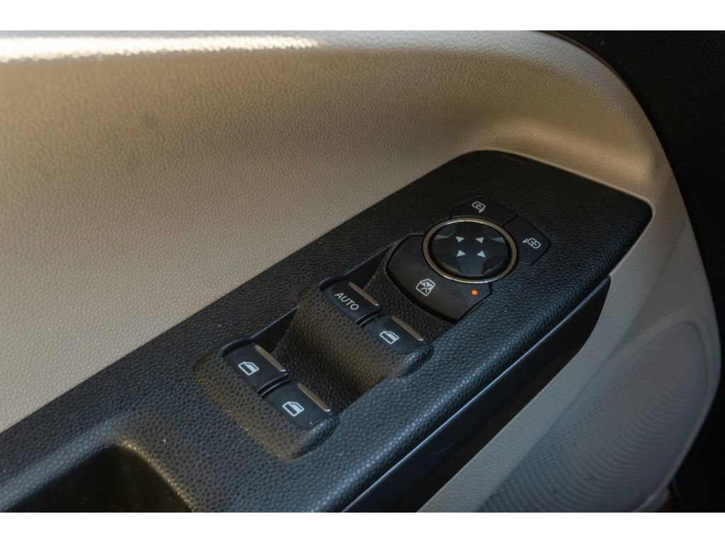 Used 2021 Ford EcoSport SE w/ SE Convenience Package image 26