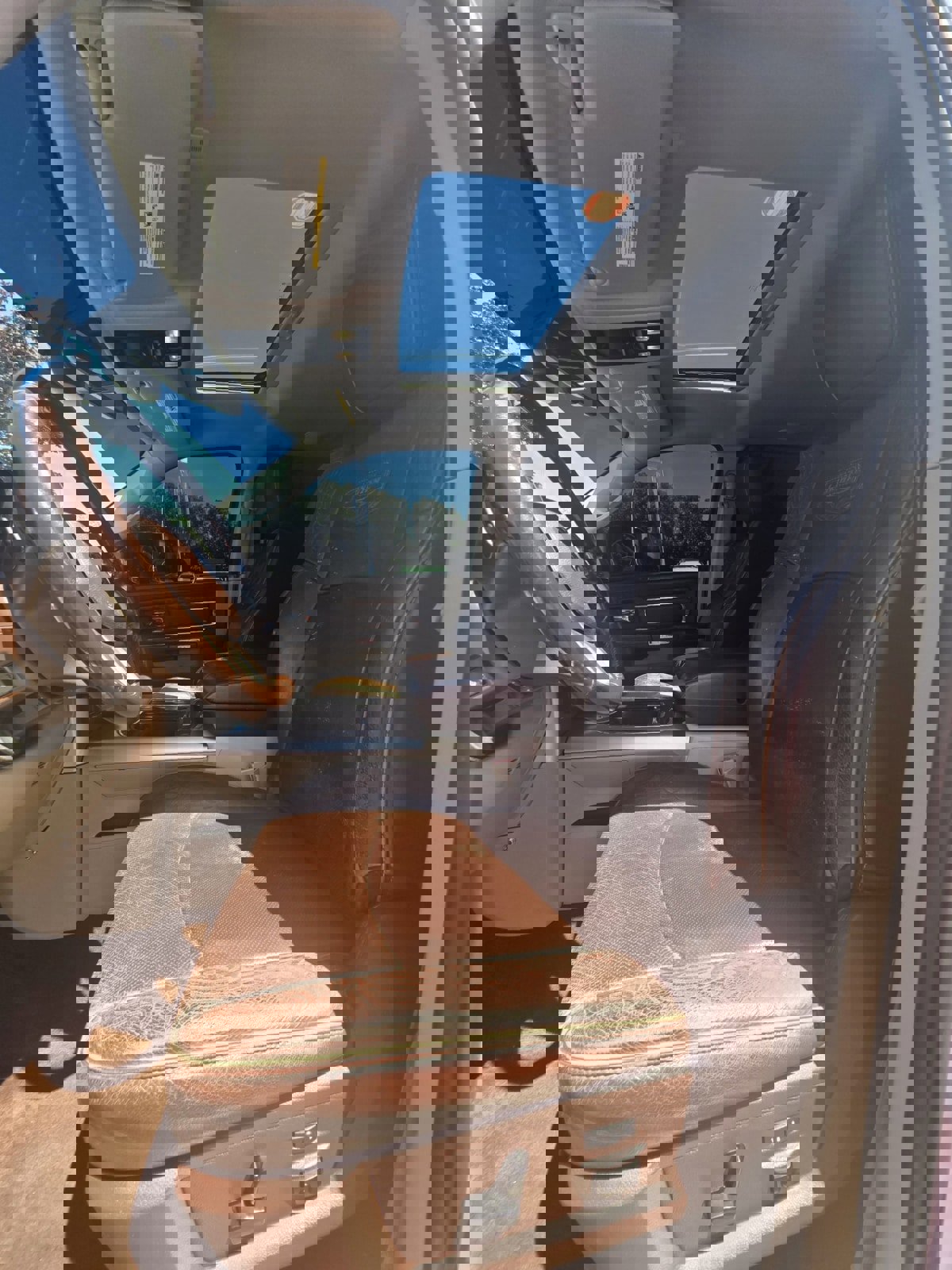 Used 2017 RAM 3500 Laramie Longhorn image 9