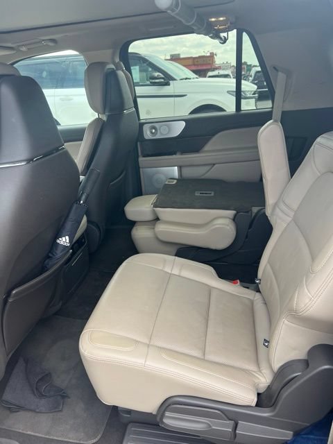 Used 2024 Lincoln Navigator L Reserve AWD/4WD image 4