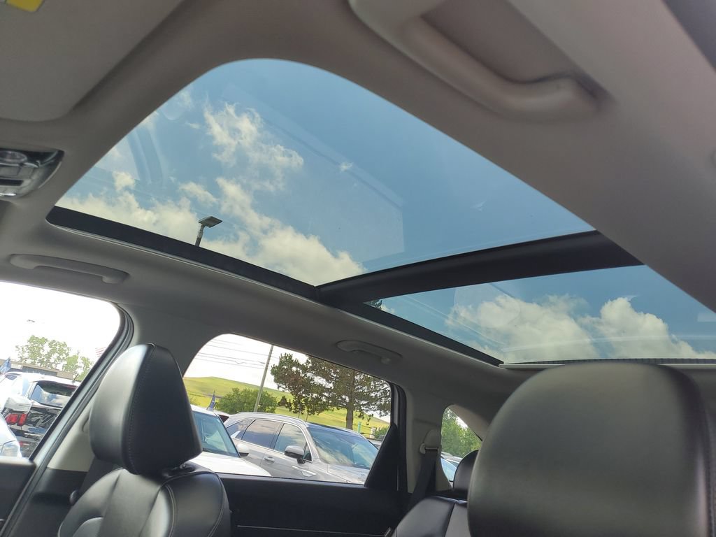 Certified 2024 Kia Sorento S w/ Panoramic Sunroof Package AWD/4WD image 14