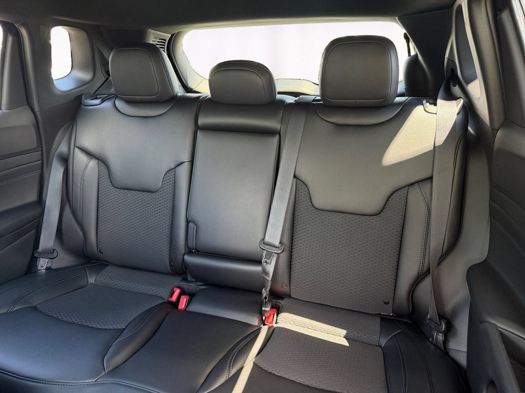 New 2026 Jeep Compass Latitude AWD/4WD image 13