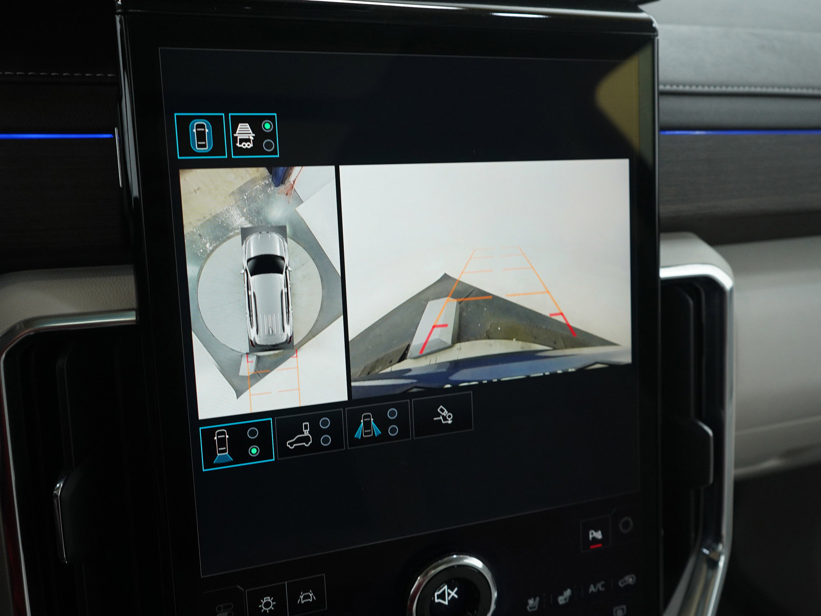 Used 2024 GMC Acadia Denali w/ Super Cruise Package image 25