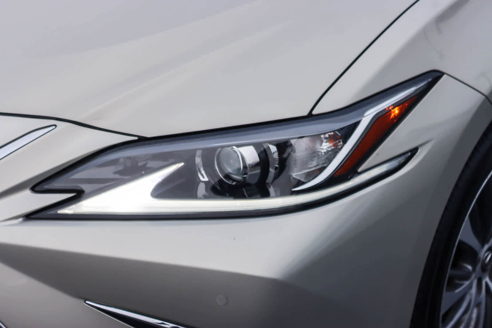 Used 2021 Lexus ES 350 w/ Premium Package image 7