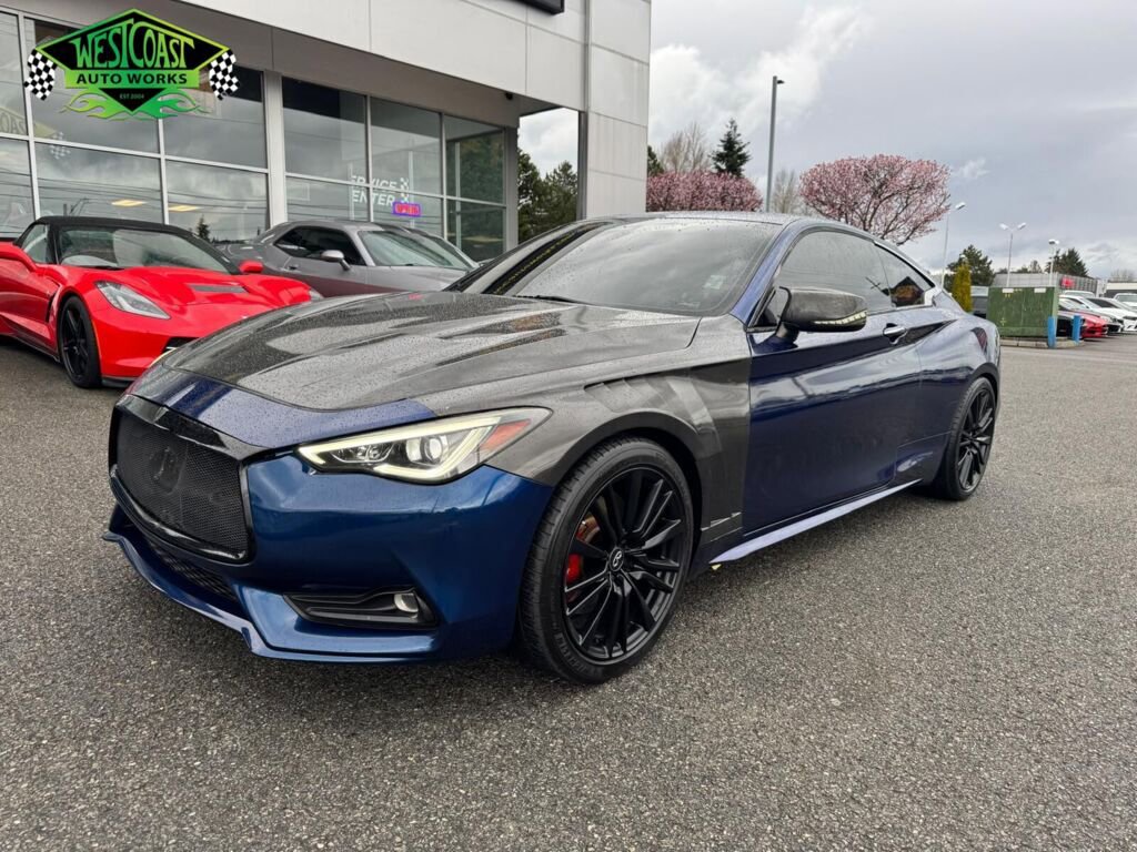 Used 2017 INFINITI Q60 Red Sport 400 image 1
