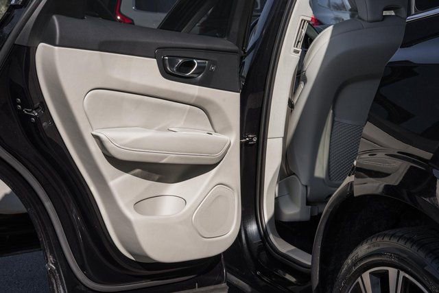 Certified 2023 Volvo XC60 B6 Ultimate w/ Protection Package Premier image 36