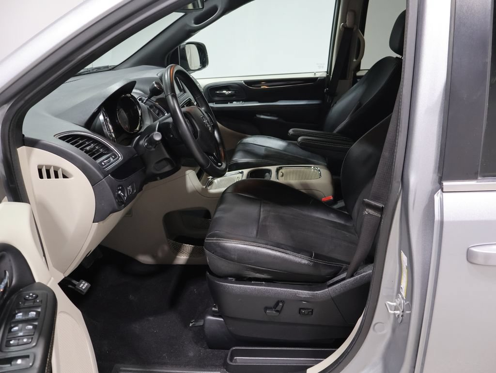 Used 2019 Dodge Grand Caravan SXT FWD image 10