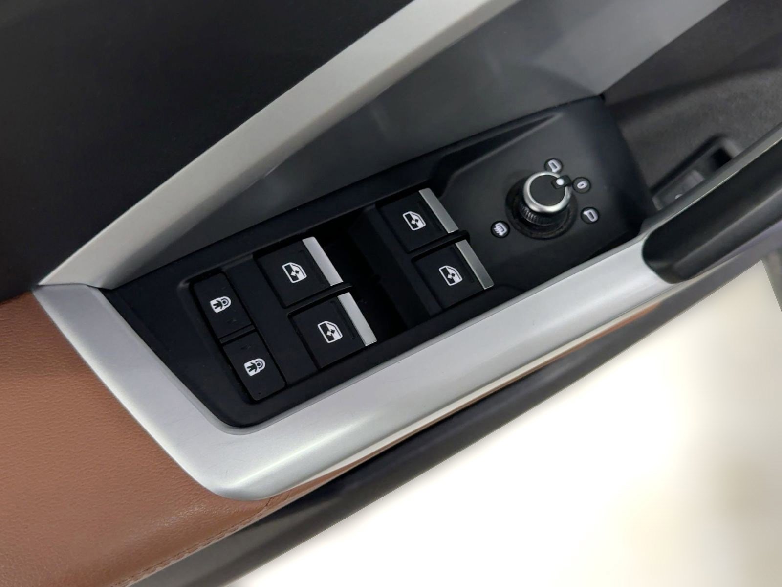 Used 2019 Audi Q3 2.0T Premium Plus w/ Premium Plus Package image 12