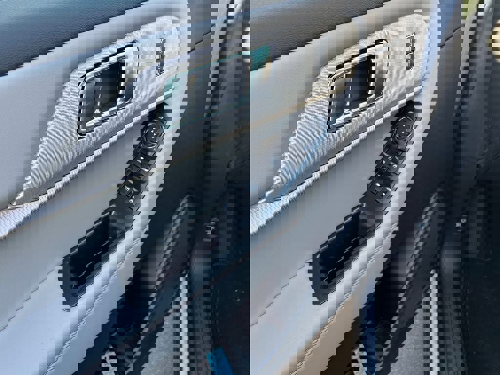 New 2026 Ford Explorer Active w/ Active Comfort Package image 9