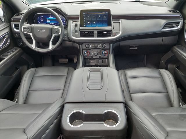 Used 2024 Chevrolet Suburban Z71 w/ Luxury Package AWD/4WD image 3