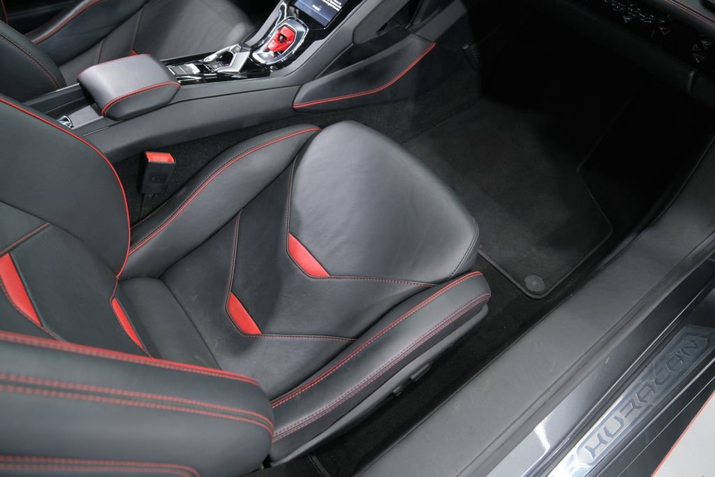 Used 2021 Lamborghini Huracan EVO image 30