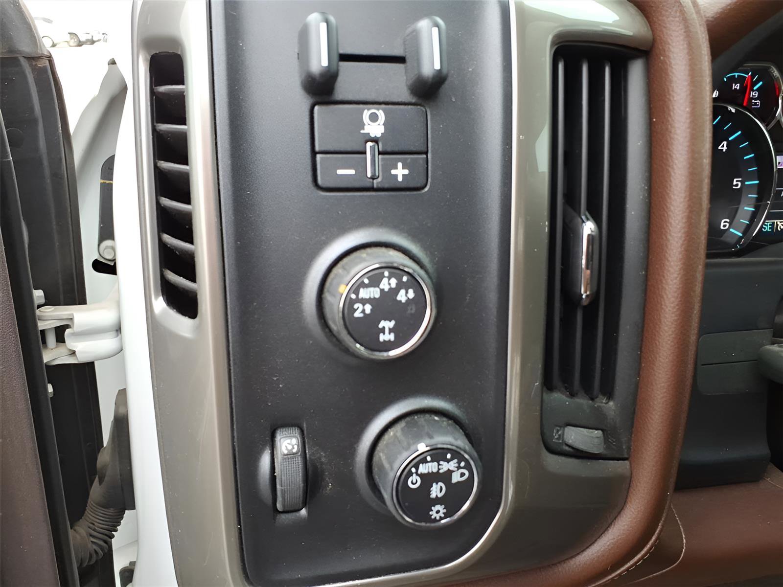 Used 2016 Chevrolet Silverado 1500 High Country image 20