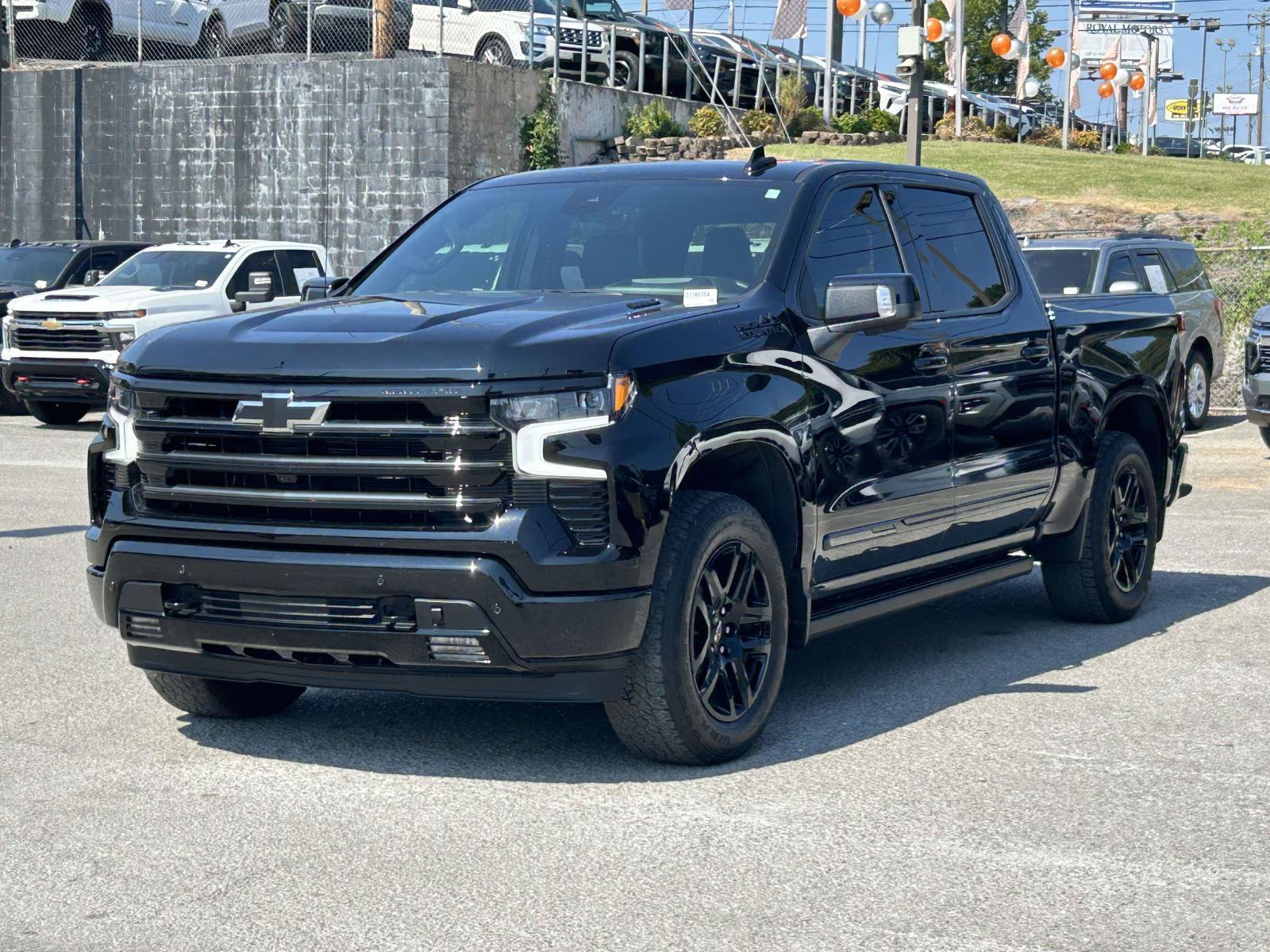 Used 2026 Chevrolet Silverado 1500 High Country w/ Midnight Edition AWD/4WD image 3