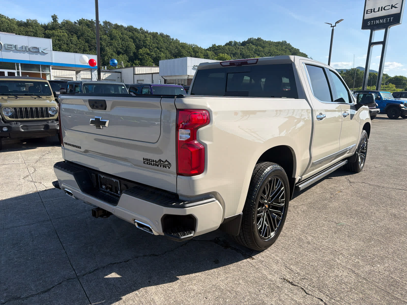 New 2026 Chevrolet Silverado 1500 High Country AWD/4WD image 7