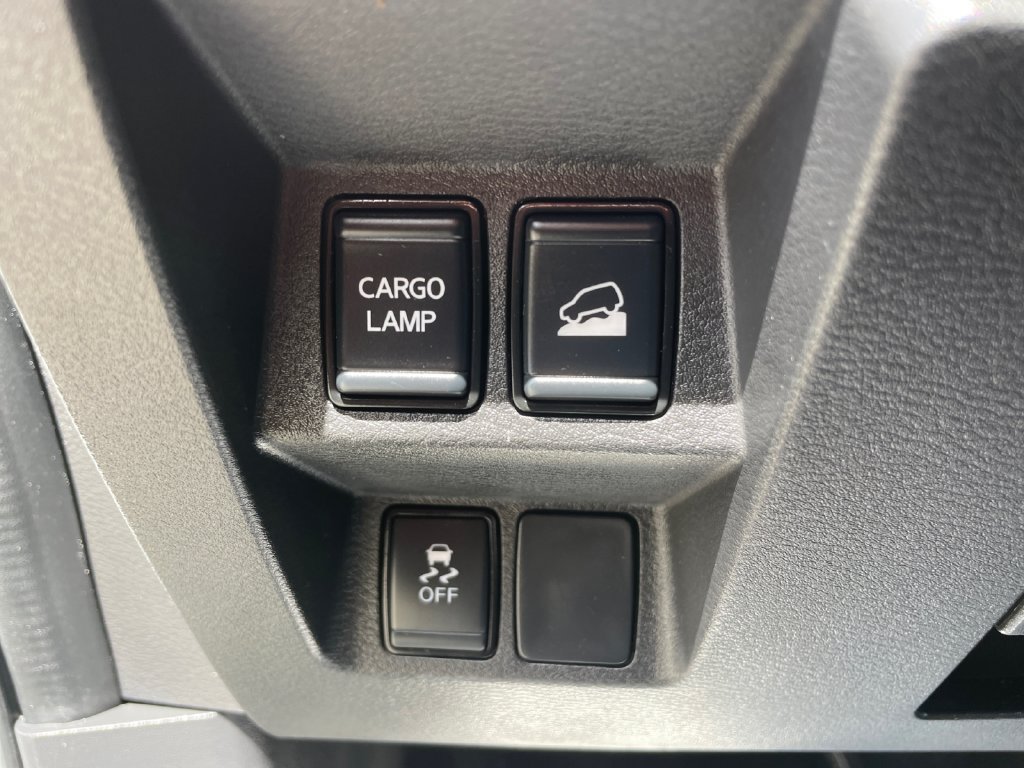Used 2023 Nissan Frontier SV AWD/4WD image 33