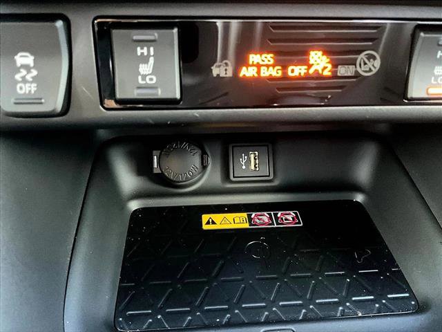 Used 2025 Toyota RAV4 XSE w/ Advanced Technology Package image 26