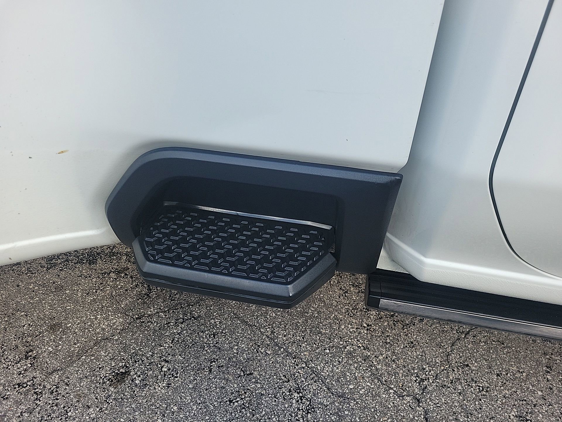 Used 2024 GMC Sierra 3500 Denali w/ Denali Reserve Package image 13