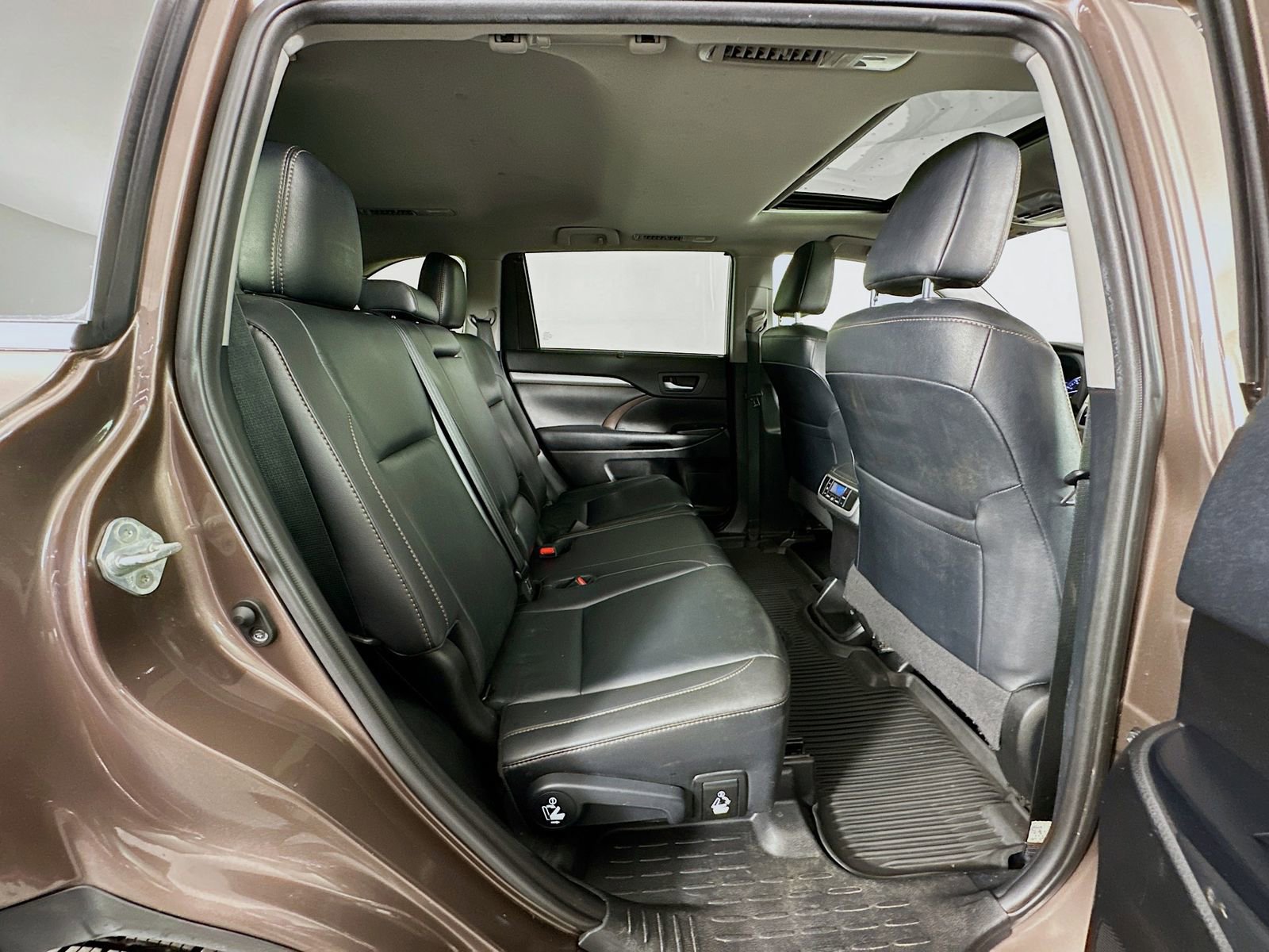 Certified 2019 Toyota Highlander XLE AWD/4WD image 27