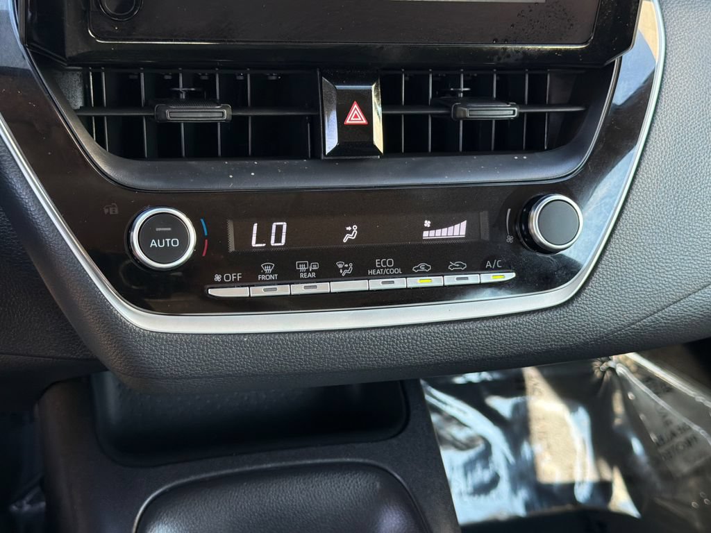Used 2026 Toyota Corolla LE FWD image 28