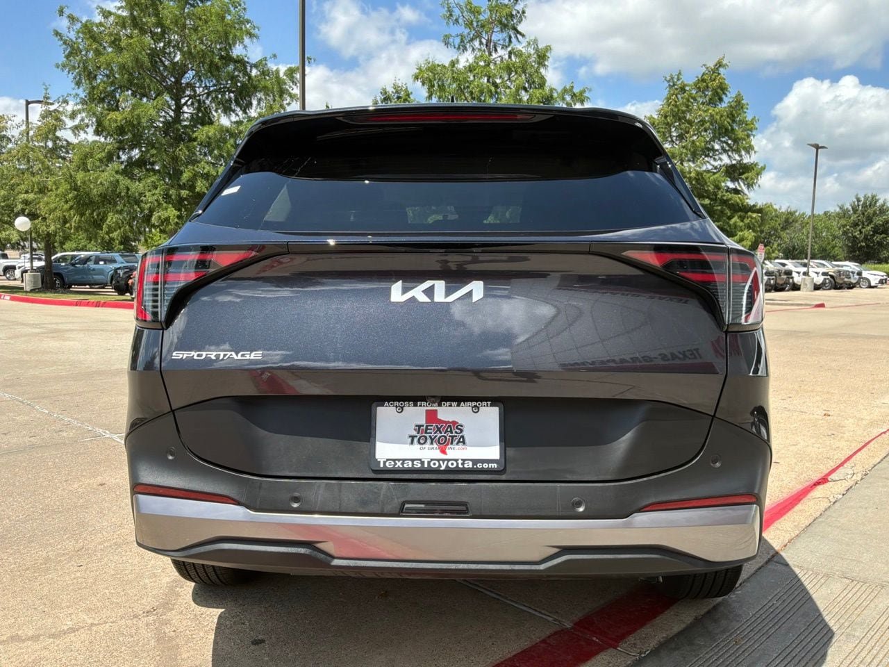 Used 2026 Kia Sportage LX FWD image 7
