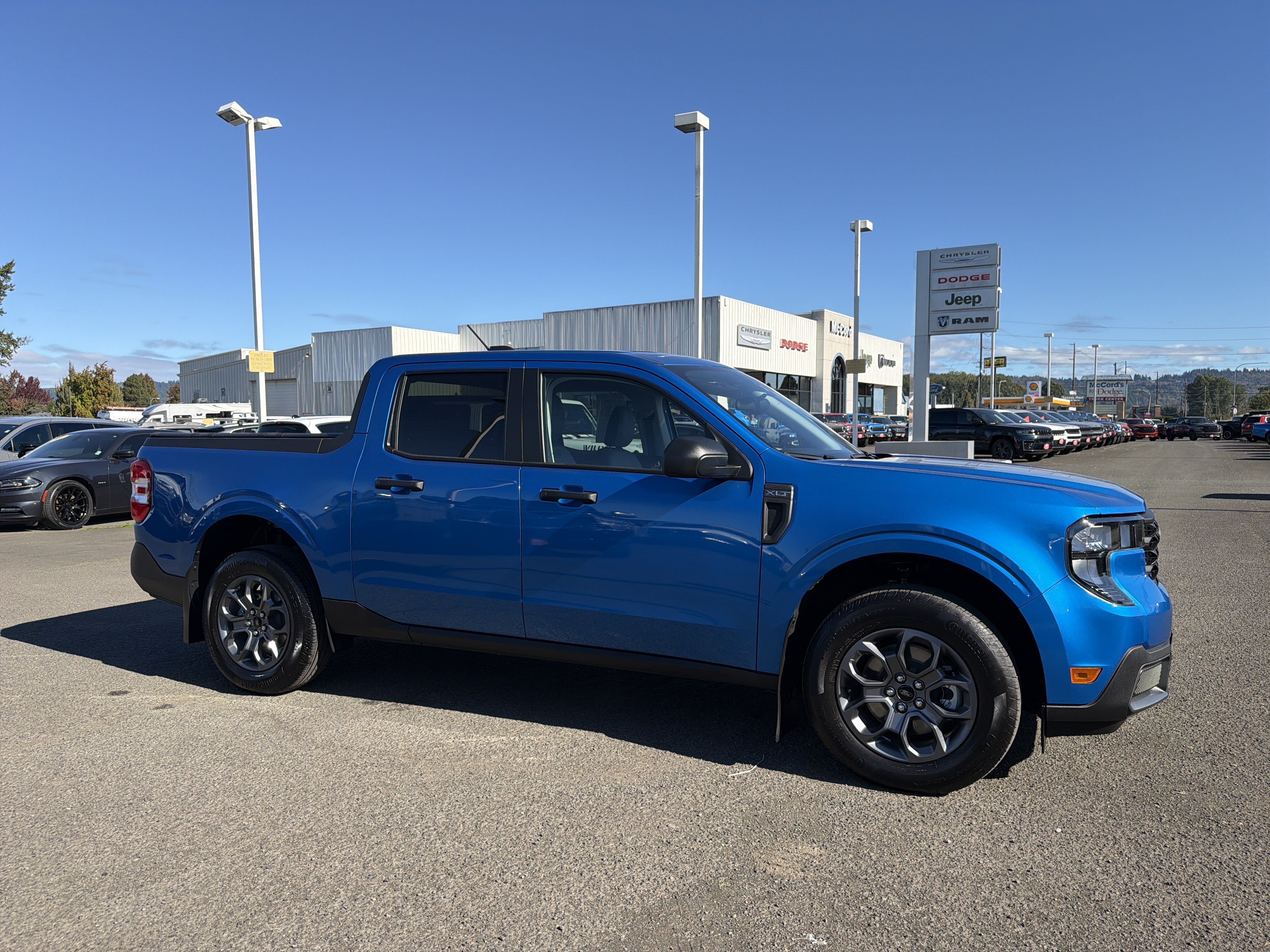 Used 2025 Ford Maverick XLT w/ Equipment Group 302A AWD/4WD image 7