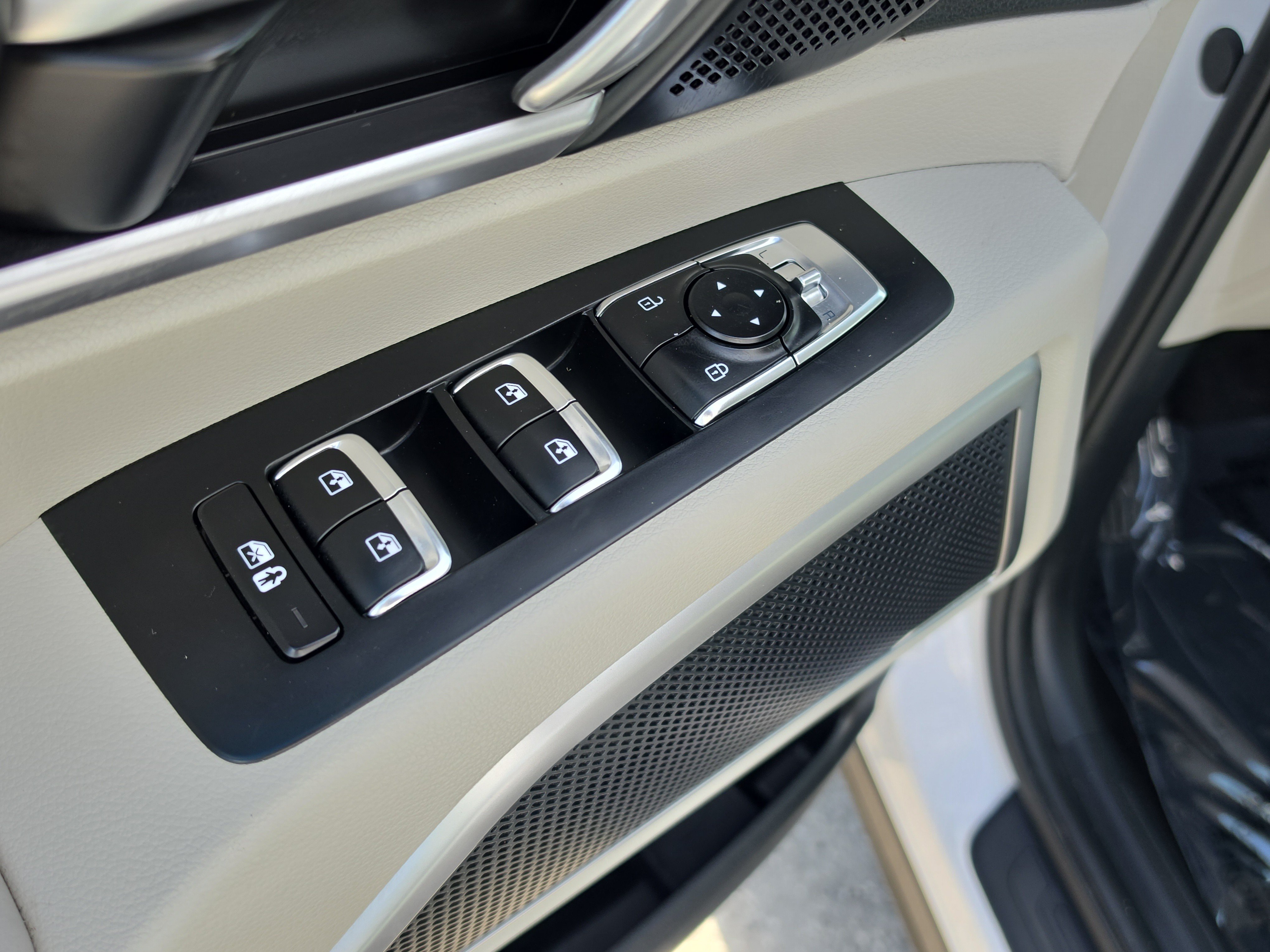 Certified 2024 Kia Telluride S w/ S Sunroof Package AWD/4WD image 19
