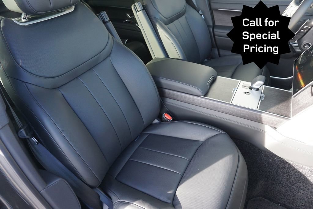 New 2025 Land Rover Range Rover Long Wheelbase SE image 24