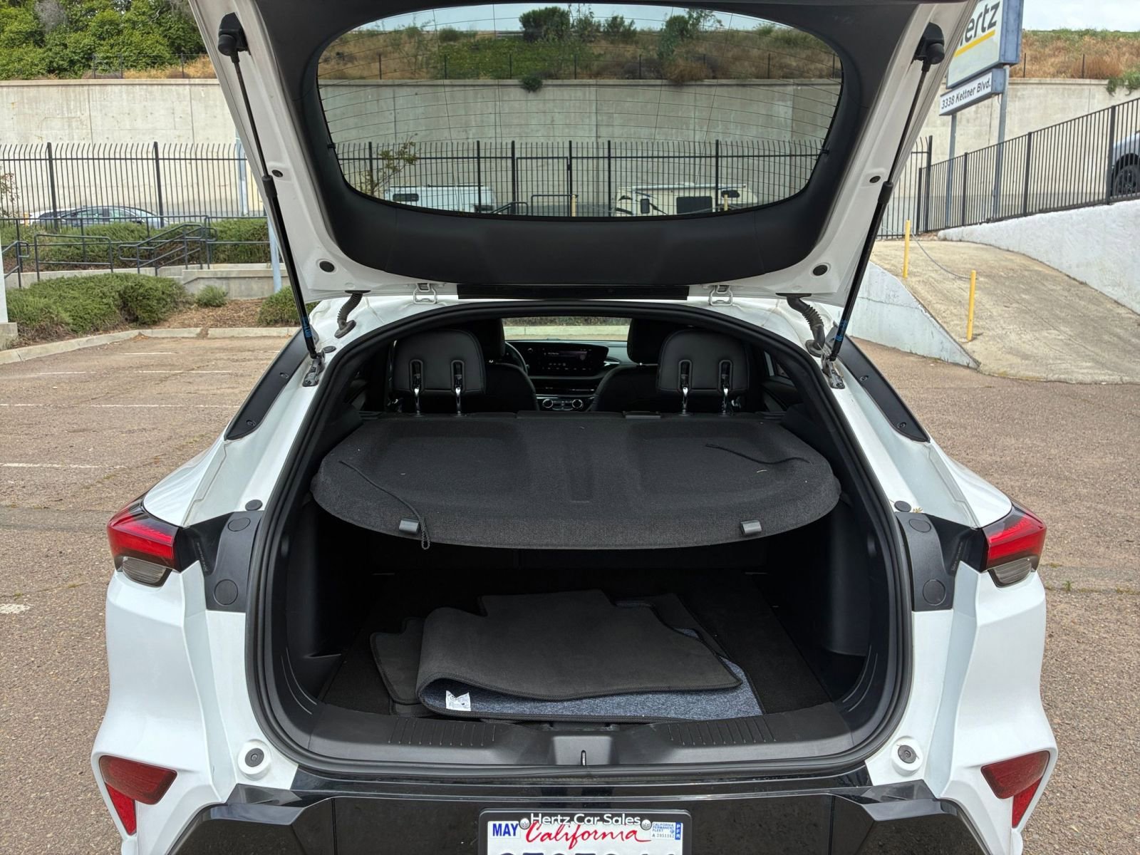 Used 2025 Buick Envista Sport Touring image 30