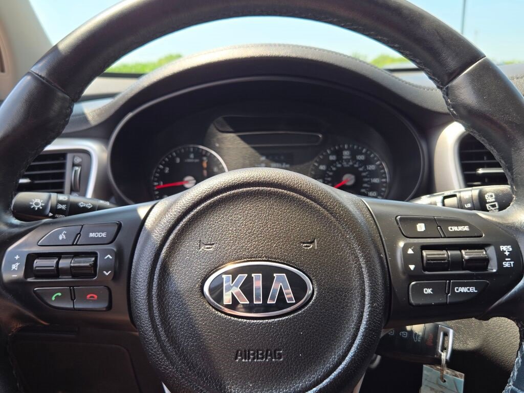 Used 2017 Kia Sorento LX w/ LX Convenience Package image 32