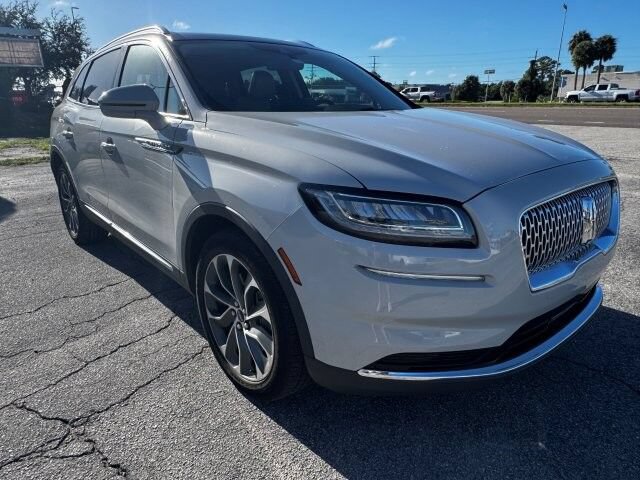 Used 2022 Lincoln Nautilus Reserve AWD/4WD image 2