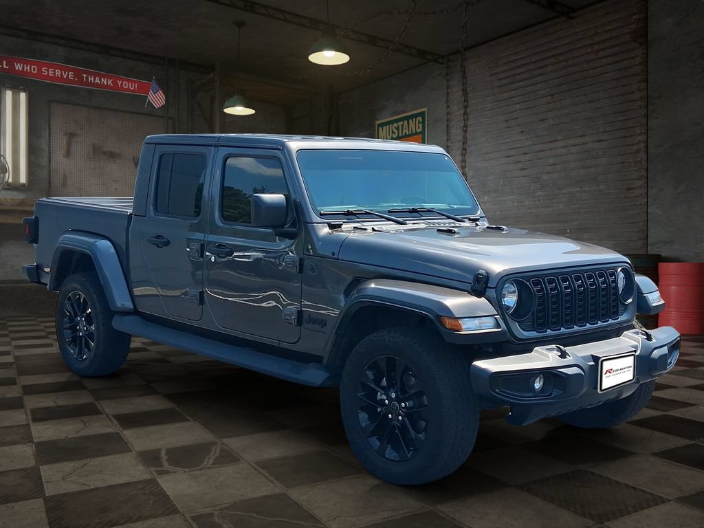 Used 2025 Jeep Gladiator Sport AWD/4WD image 2