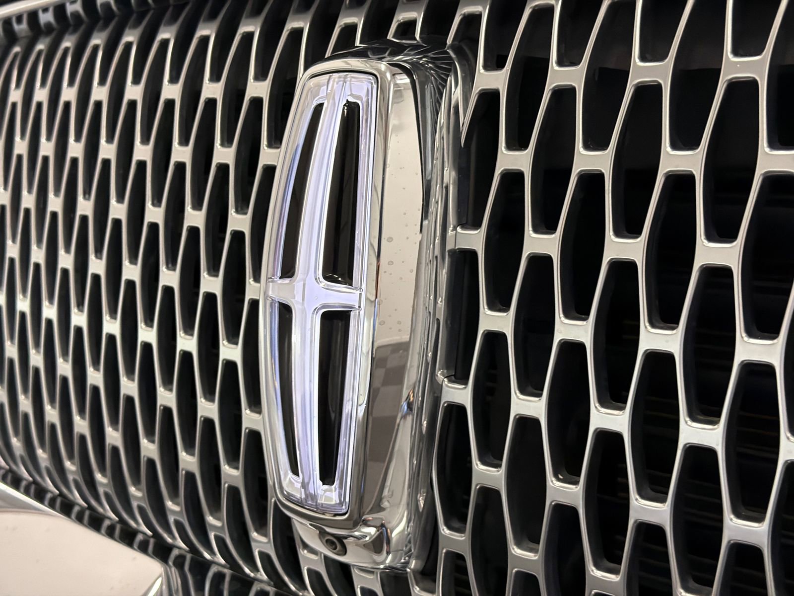 Used 2020 Lincoln Navigator Reserve w/ Luxury Package image 16