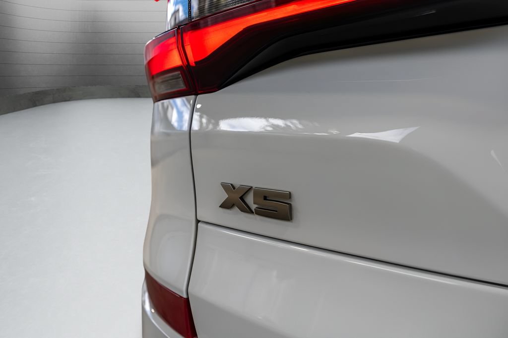 Used 2023 BMW X5 M50i w/ Executive Package AWD/4WD image 18