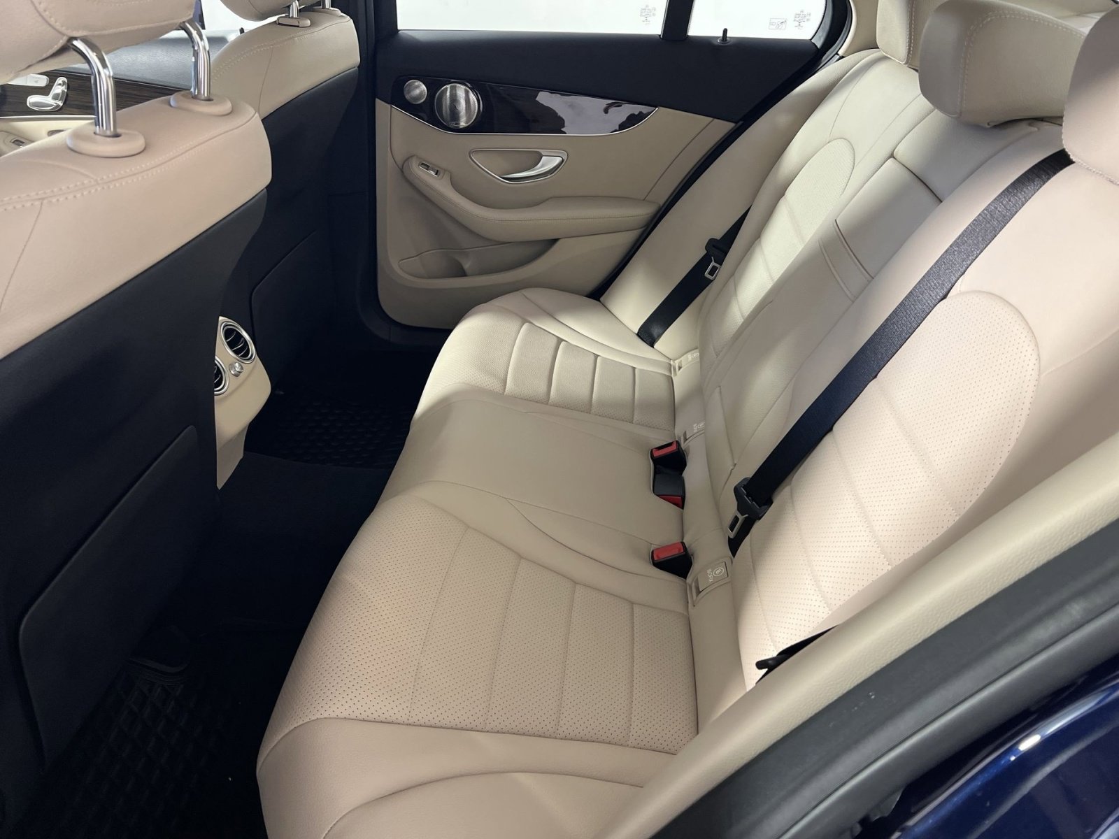 Used 2018 Mercedes-Benz C 300 4MATIC Sedan w/ Premium Package image 25