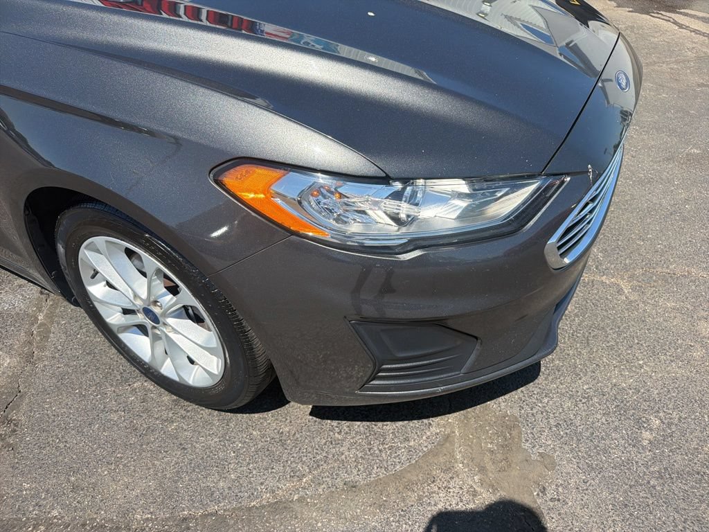 Used 2019 Ford Fusion SE FWD image 9