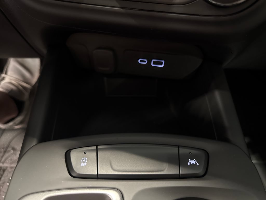 New 2026 Chevrolet Trax RS w/ Sunroof Package FWD image 21