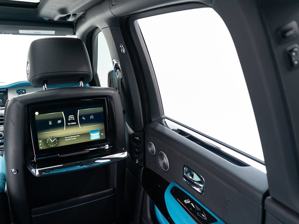 Used 2024 Rolls-Royce Cullinan w/ Cullinan Package AWD/4WD image 32