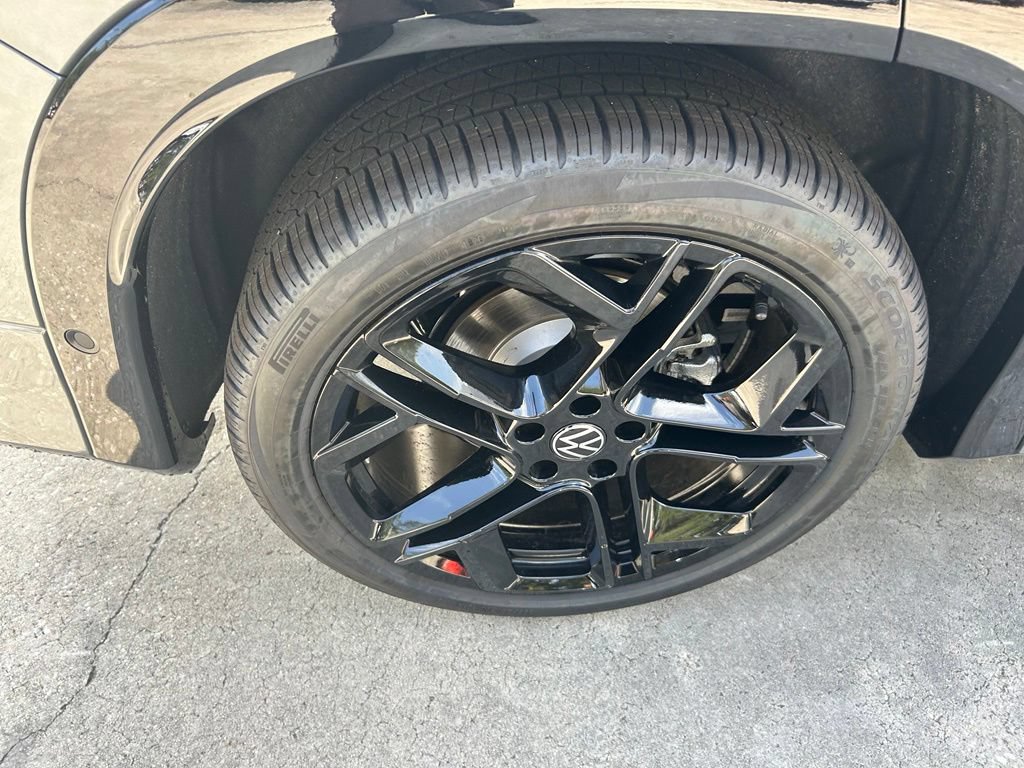 New 2026 Volkswagen Tiguan SE R-Line FWD image 25