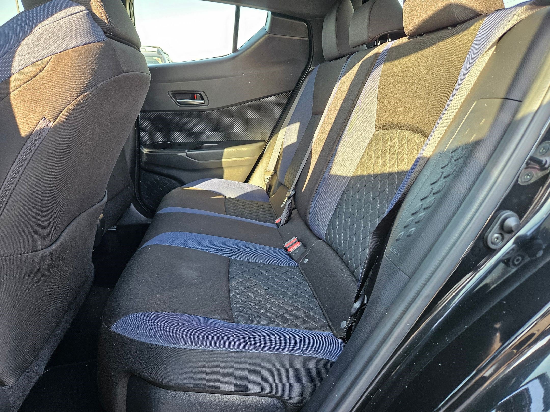Used 2020 Toyota C-HR XLE FWD image 29